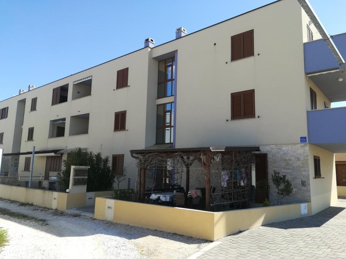 Apartment Rossella Нін Екстер'єр фото