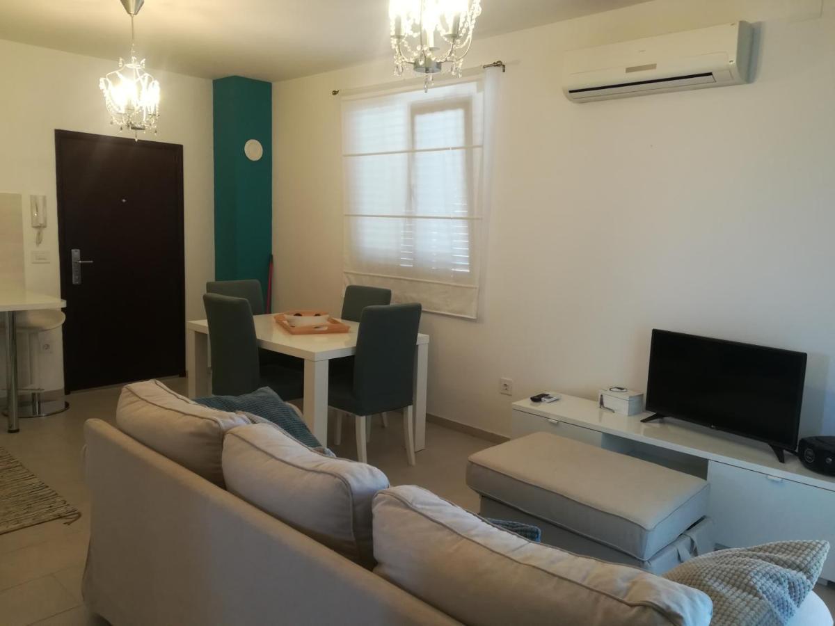 Apartment Rossella Нін Екстер'єр фото