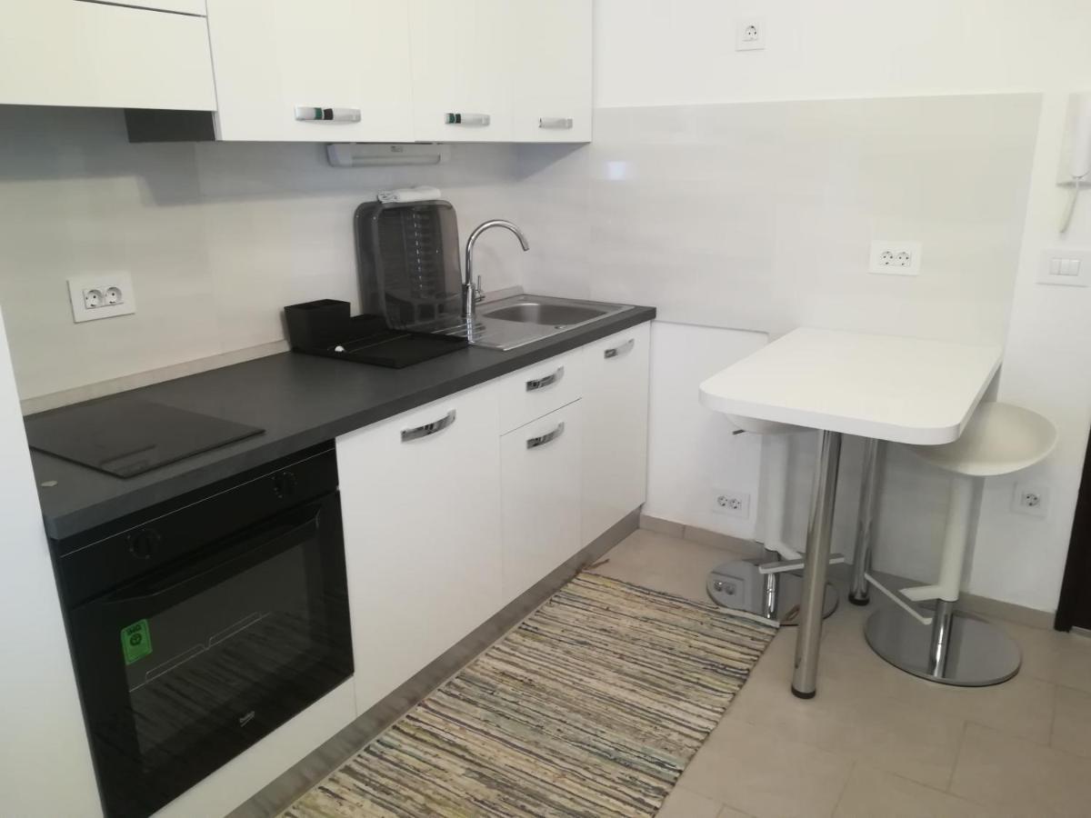 Apartment Rossella Нін Екстер'єр фото