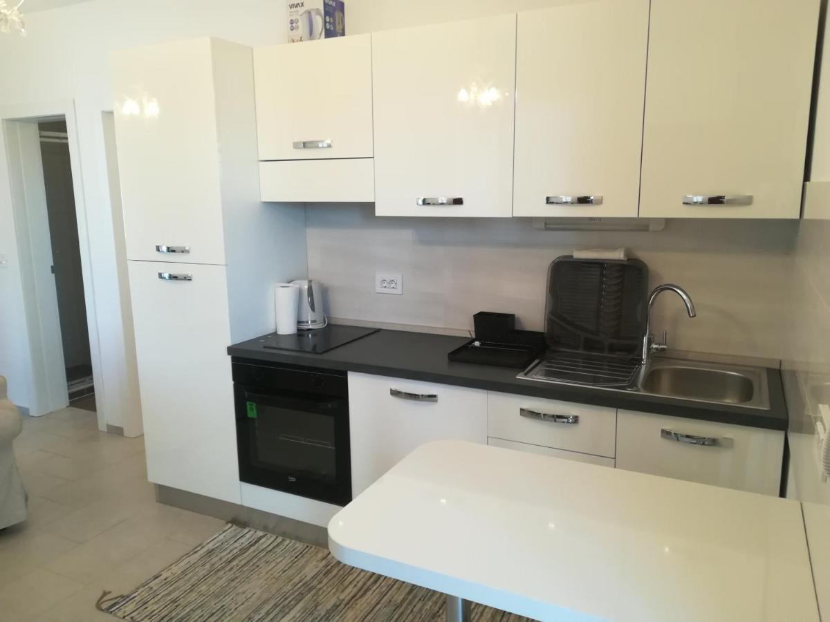Apartment Rossella Нін Екстер'єр фото