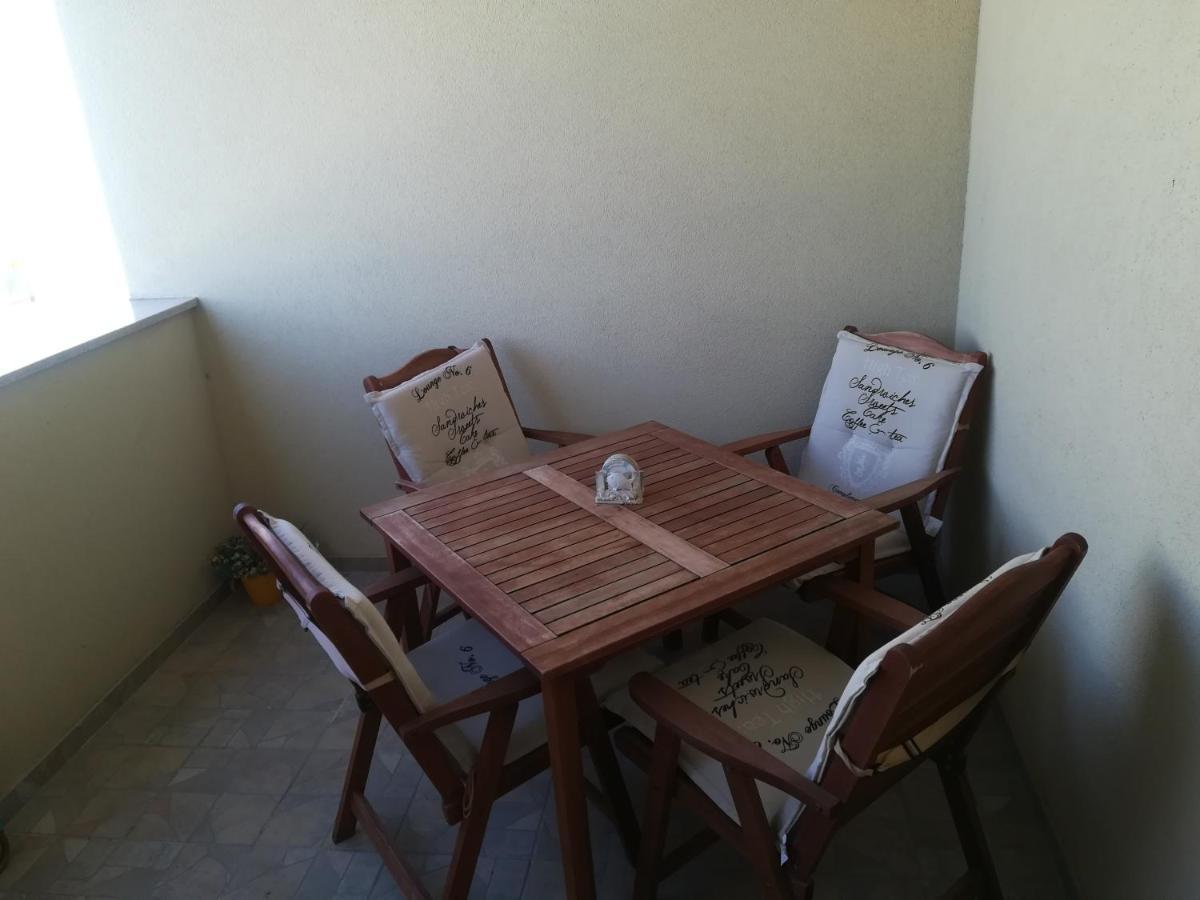 Apartment Rossella Нін Екстер'єр фото