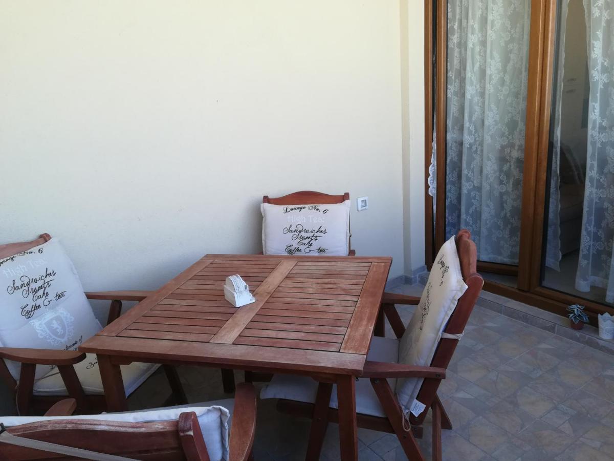 Apartment Rossella Нін Екстер'єр фото